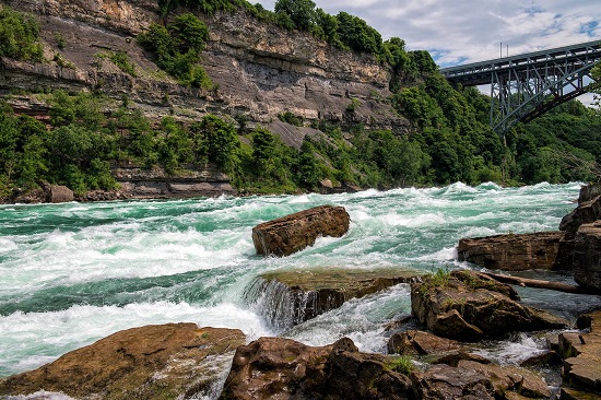 جاذبه گردشگری تورنتو | گذرگاه White Water یکساعت تا تورنتو قدم زدن در قلب طبیعت
