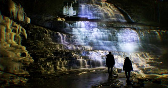 جاذبه گردشگری تورنتو | این گذرگاه ده کیلومتری شما را به آبشارهای یخ زده می برد