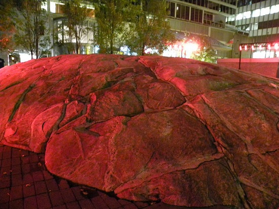 ندارد | سنگ یورک ویل،سنگی بزرگ در قلب تورنتو